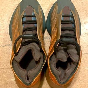 Yeezy 700 V3 Copper Fade